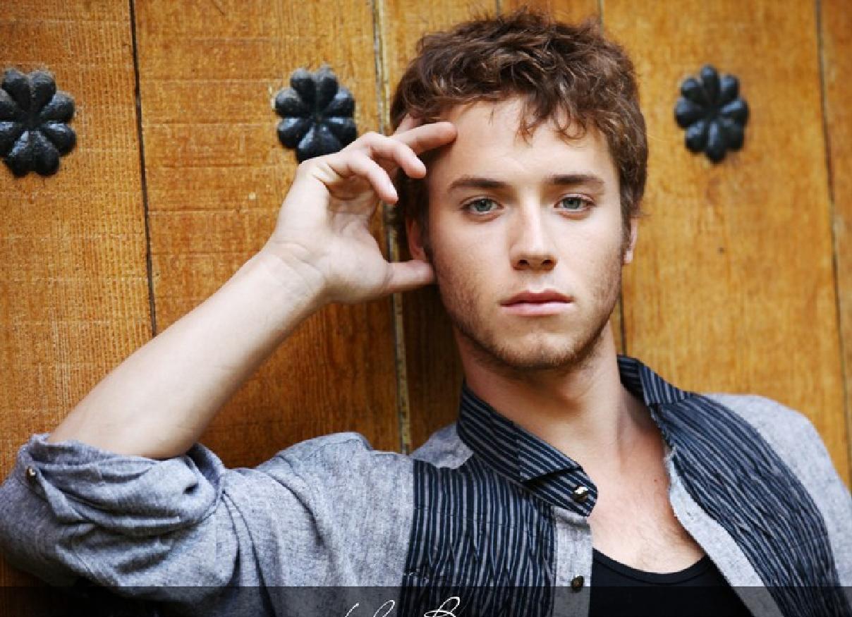 target="_blank" href="/item/杰瑞米·桑普特/4717174" data-lemmaid