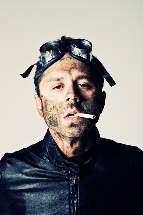  p>吉奥瓦尼·瑞比西,1974年12月17日出生于美国洛杉矶市,美国演员.