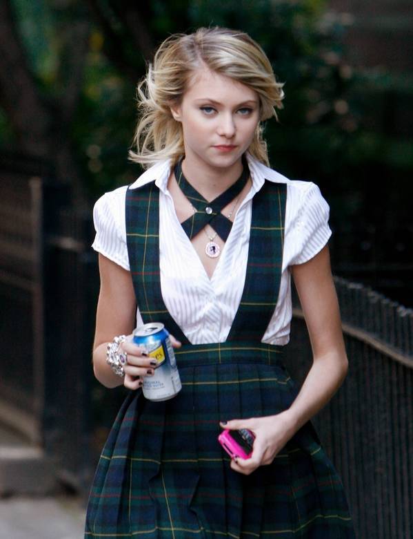  p>泰勒·摩森(taylor momsen),1993年7月26日出生于美国密苏里州