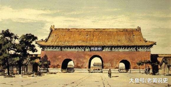 故宫中华门有一块门匾，清亡时被摘下，露出三个字让专家们傻眼了_百科TA说