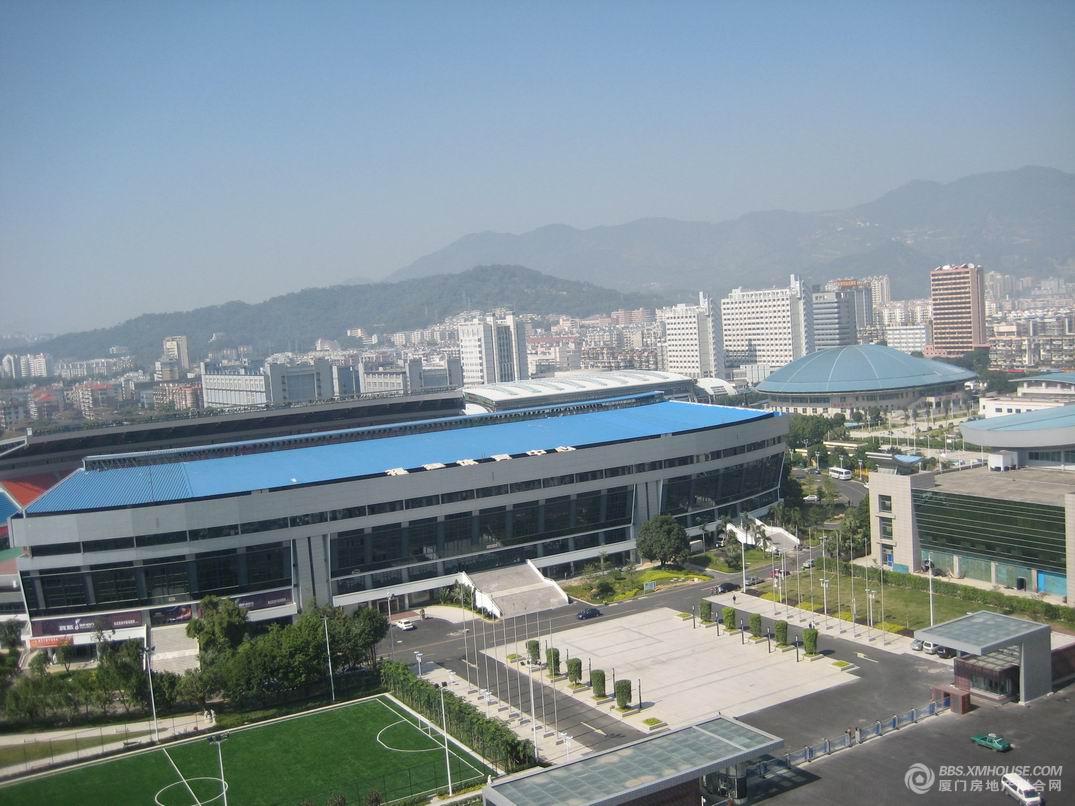  p>福建省体育中心坐落于福州市 a href="#" data-lemmaid="2555780">