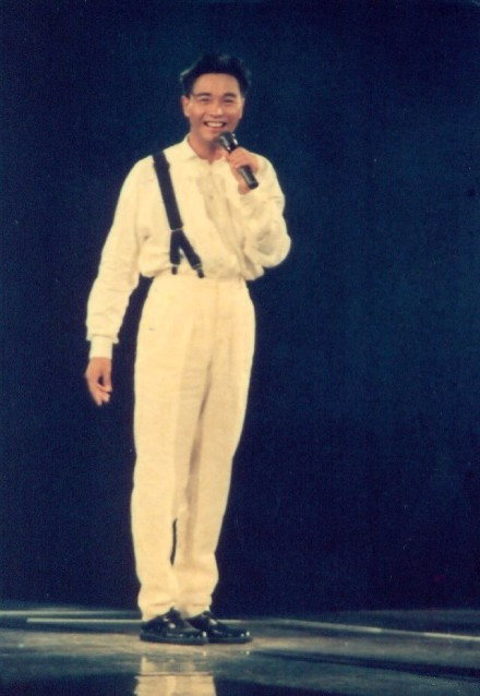  p>张国荣(1956年9月12日-2003年4月1日),出生于香港,中国香港男歌手