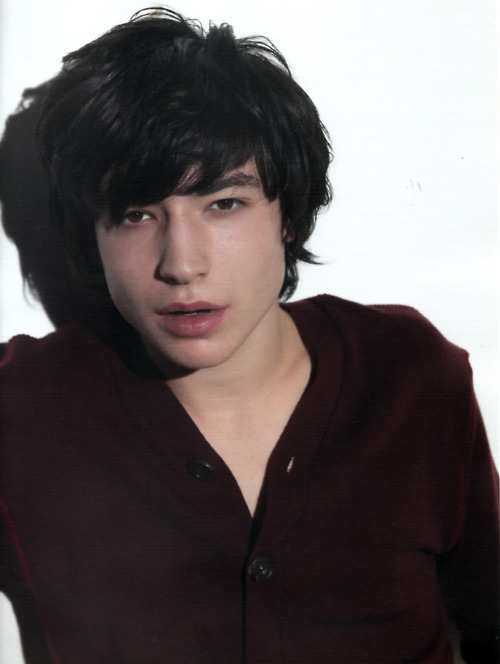  p>埃兹拉·米勒(ezra miller),1992年9月30日出生于美国 a target="