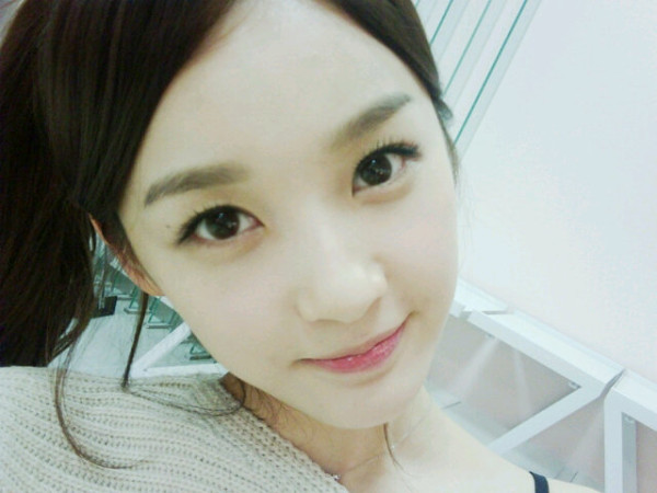  p>姜敏京(kang min kyung),1990年8月3日出生于韩国京畿道.