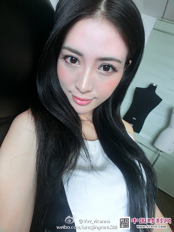  p data-id="gnx9akq6u3">朱雯,车模,艺人,与双胞胎妹妹朱静凭借着如