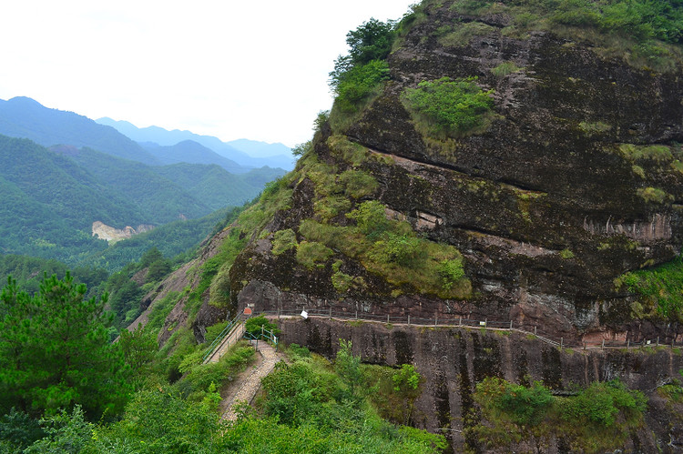  p> a target="_blank" href="/item/汝州市九峰山国家森林公园