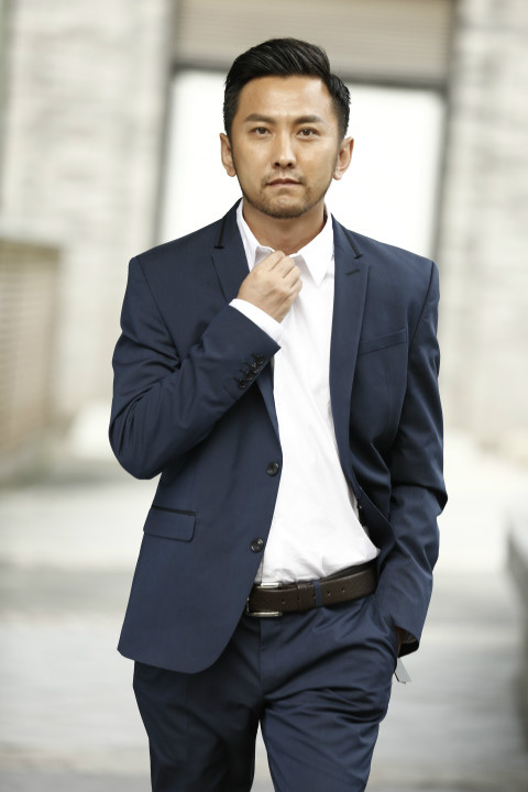  p data-id="gnwkd4vxeg">李华,男,青年演员,毕业于中央戏剧学院2001