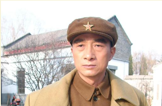 中国第一巨婴：衣来伸手，饭来张口，23岁饿死家中_百科TA说