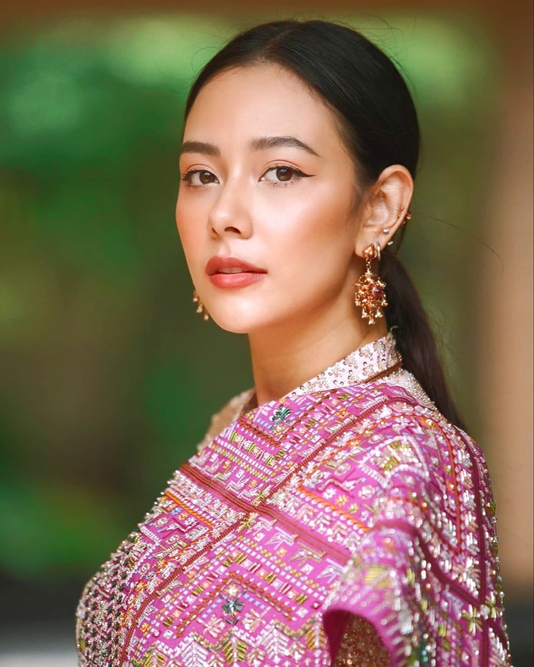 data-id="go022tmvkw">萨米·考威尔(sammy),1991年10月8日出生于泰国