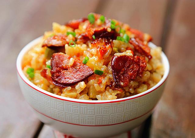 腊肠焖米饭