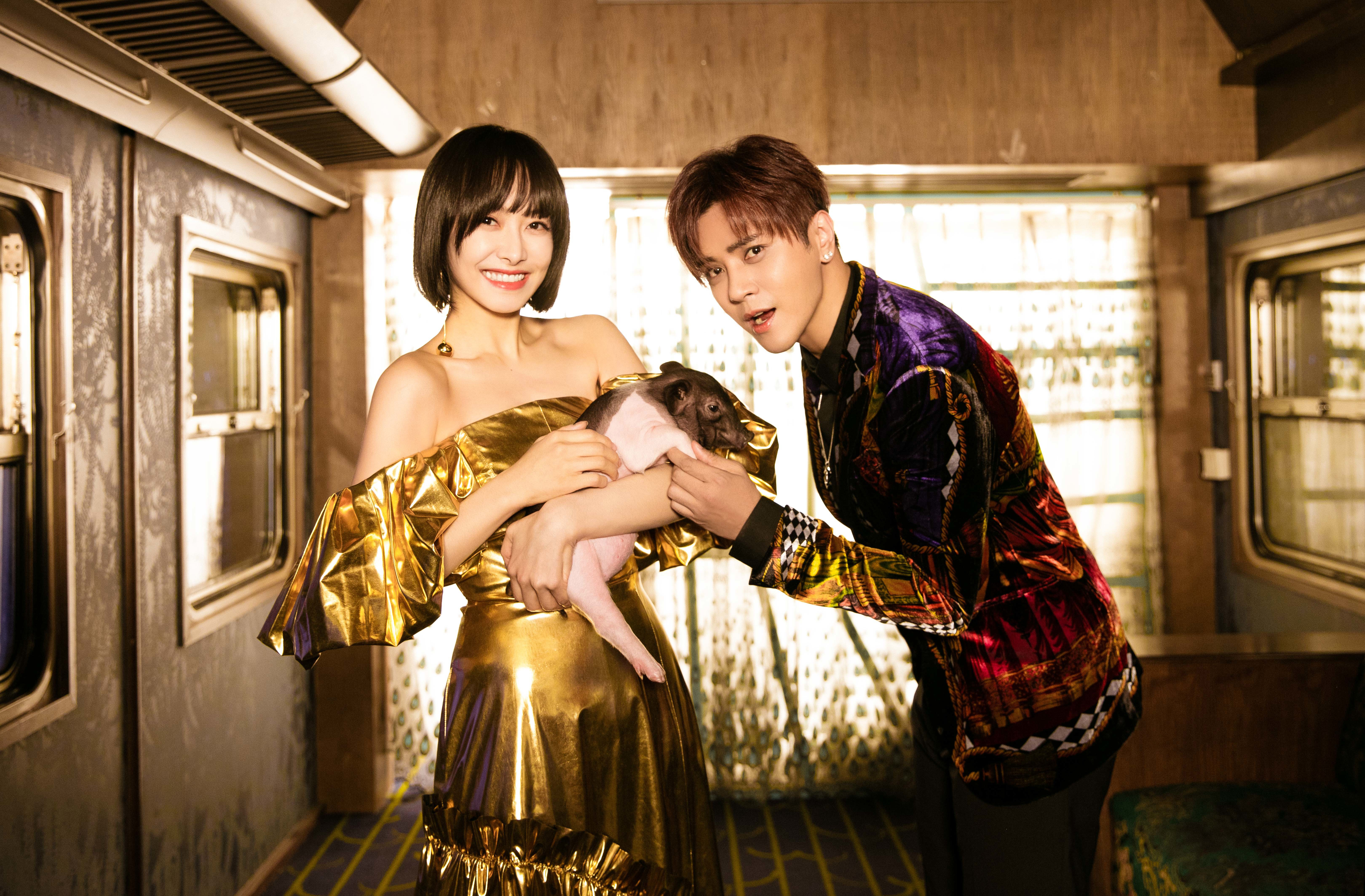  p>宋茜 i>(victoria), /i>1987年2月2日出生于山东省青岛市,中国内地