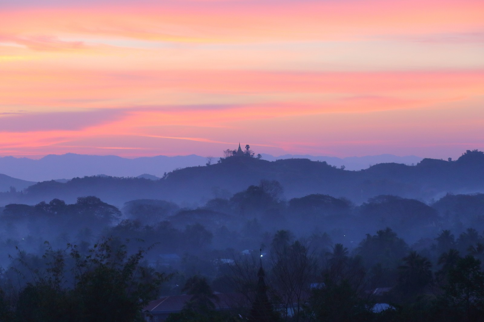  p>若开山脉:主要位于 a target="_blank" href="/item/缅甸/205923"