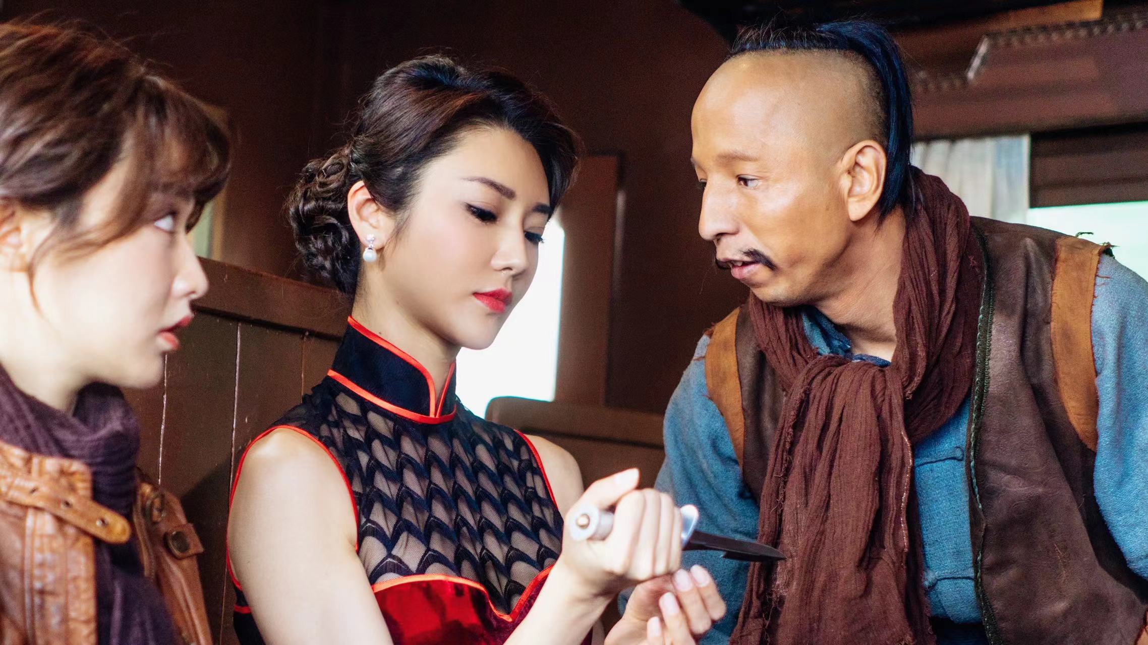  p>王玺,中国影视女演员.