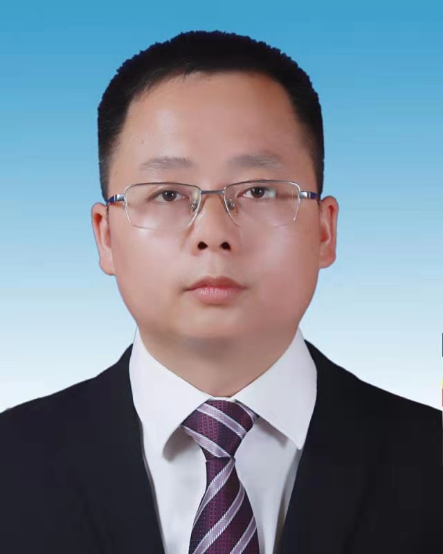  p data-id="go08uuryeb">龙亮,男,汉族,1981