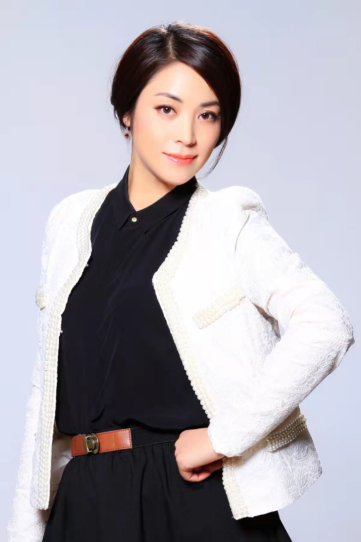  p data-id="gnrs1icbd0">周木杨( i>原名周媛媛 /i>),毕业于 a