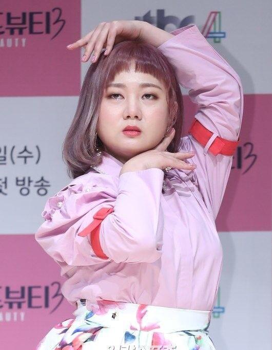  p>《心酸旅行》是2017年播出的韩国综艺节目,又名《穷游 》,由 a