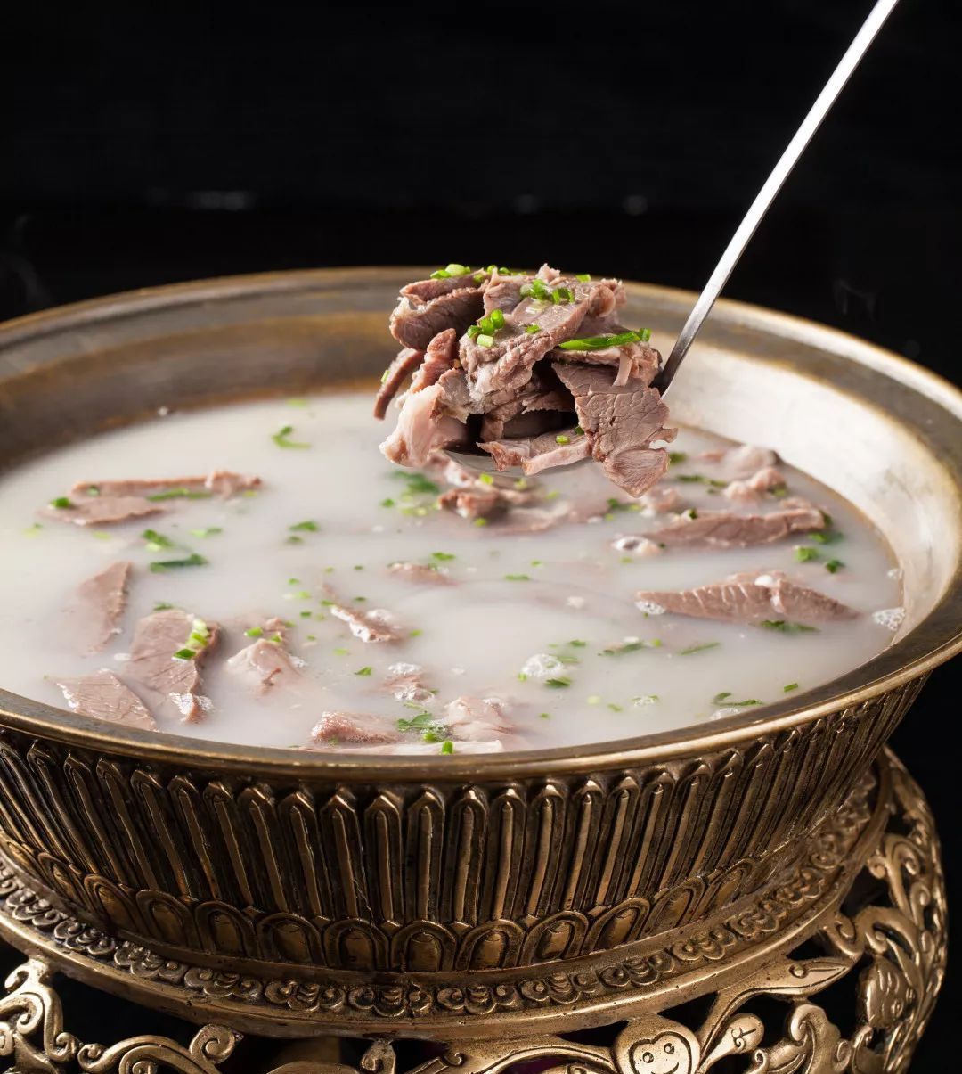 大锅全羊又称<a target="