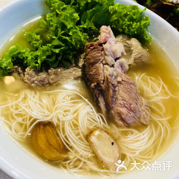 肉骨茶炖牛肉面