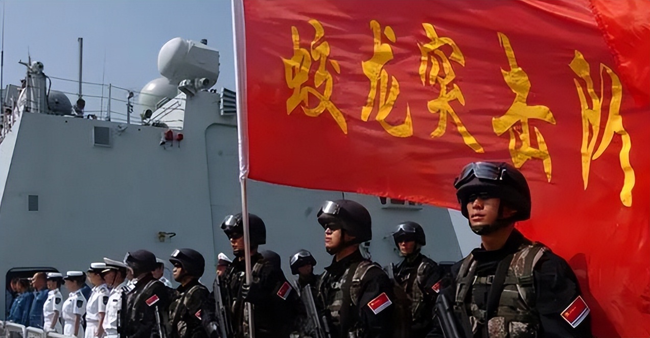 2015年也门撤侨：海军舰炮对准海岸，叛军保持克制，细节令人振奋_百科TA说