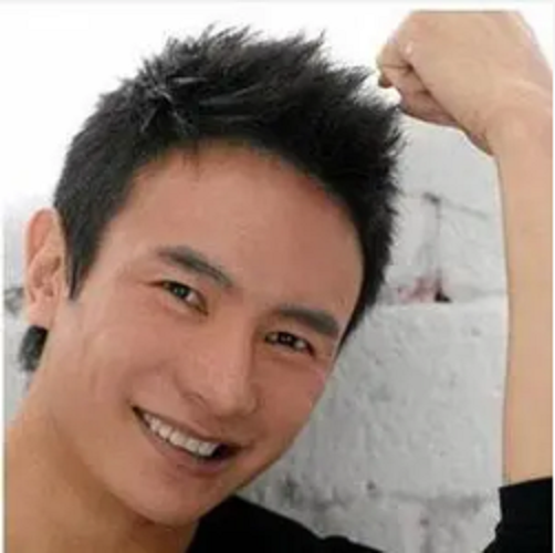  p data-id="swuziojb2joc">《喇嘛千诺》是盛噶仁波切演唱的一首歌曲