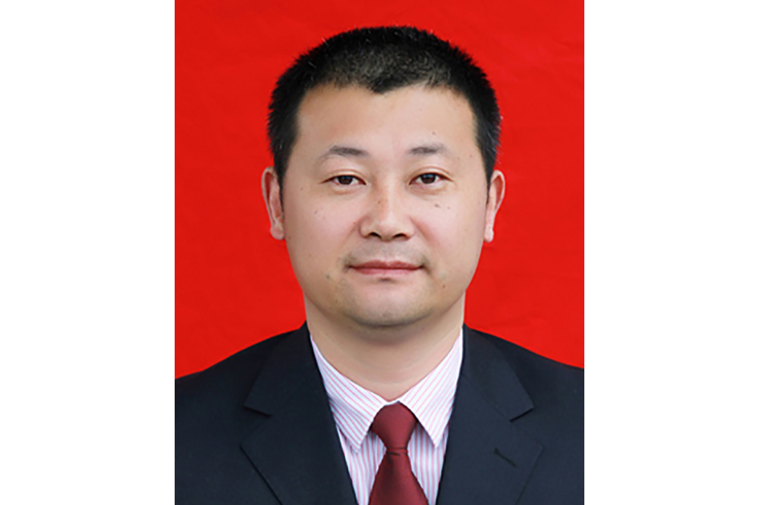 杨文,男,中国国籍