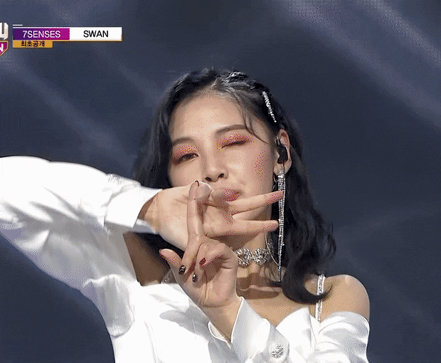  p>赵粤,1995年4月29日出生于湖北省武汉市,中国内地流行乐女歌手