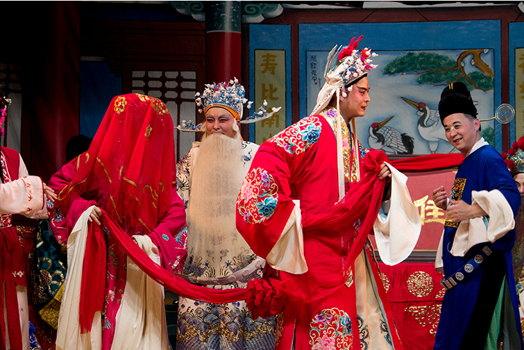  p>春草闯堂是潮剧曲目,由 a target="_blank" href="/item/方展荣