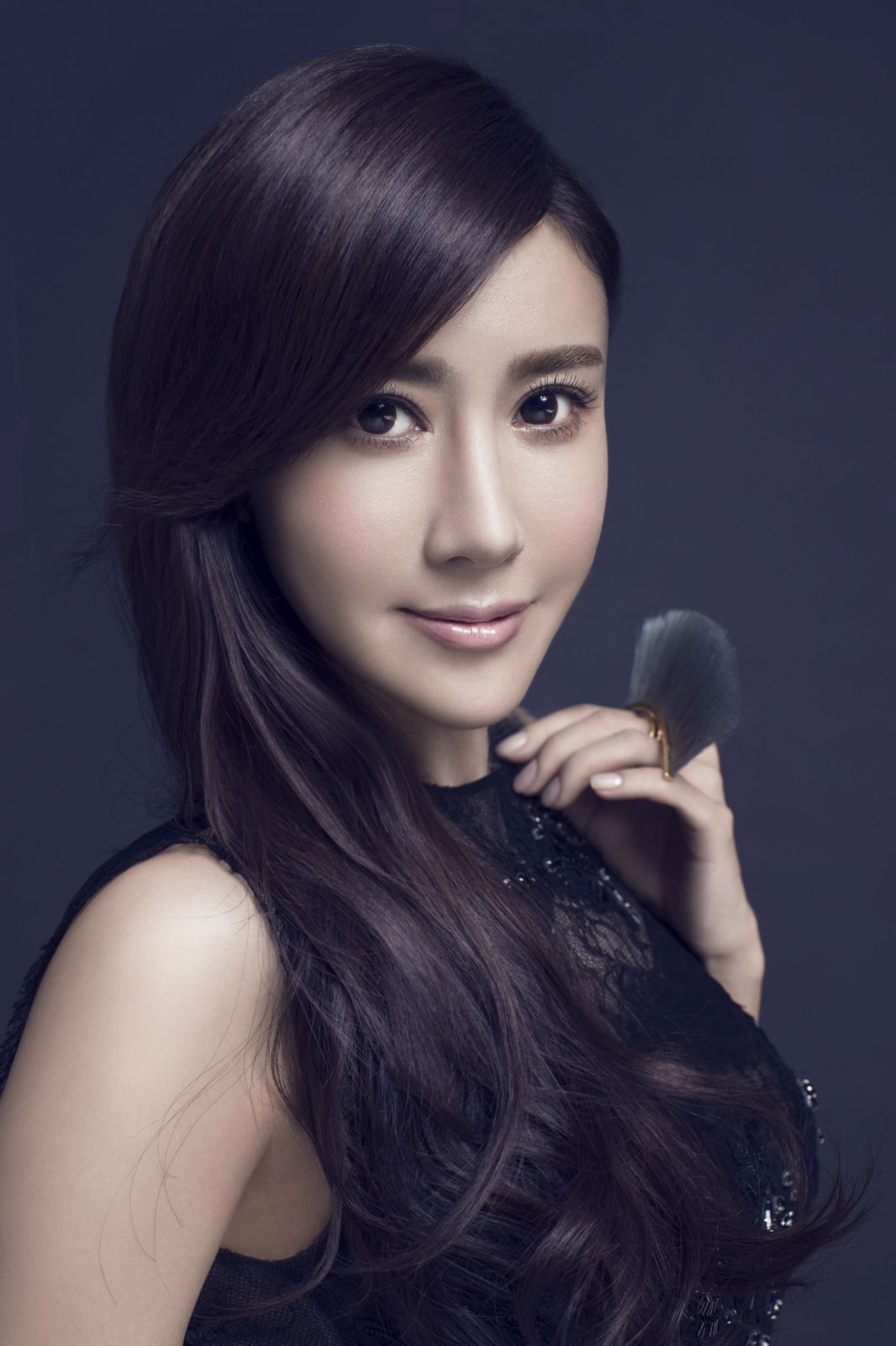 zhang),10月11日出生于山东省威海市,中国内地女演员