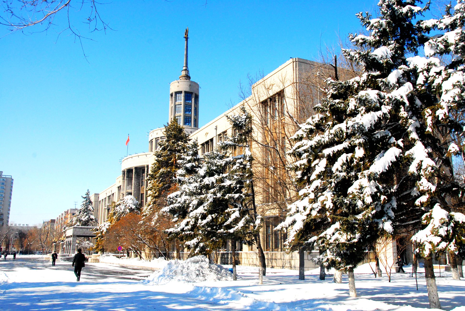 大学(heilongjiang university of chinese medicine)坐落于哈尔滨市