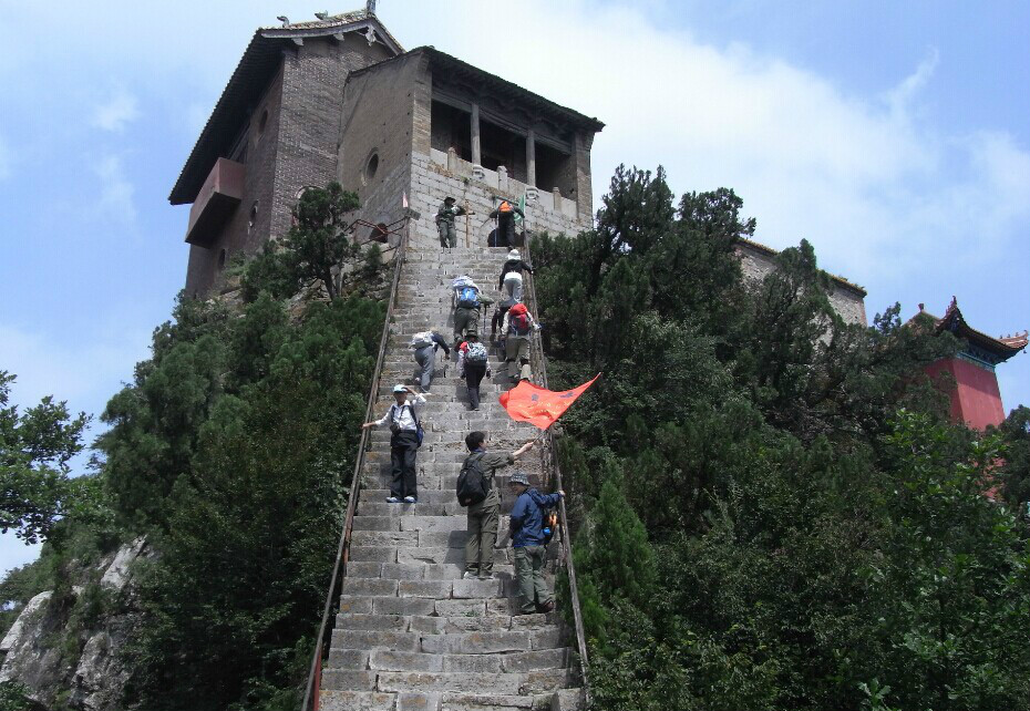  p>小尖山位于山西省晋城市 a target="_blank" href="/item/阳城县