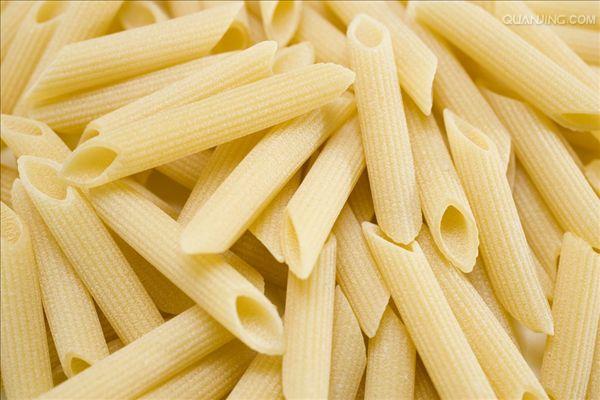  p>通心粉亦称通心面,在国外已是极普通的面制品之一,我国 a target="