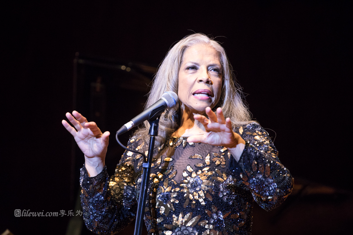  p>佩蒂·奥斯汀 i>(patti austin) /i>,美国著名爵士乐女歌手.