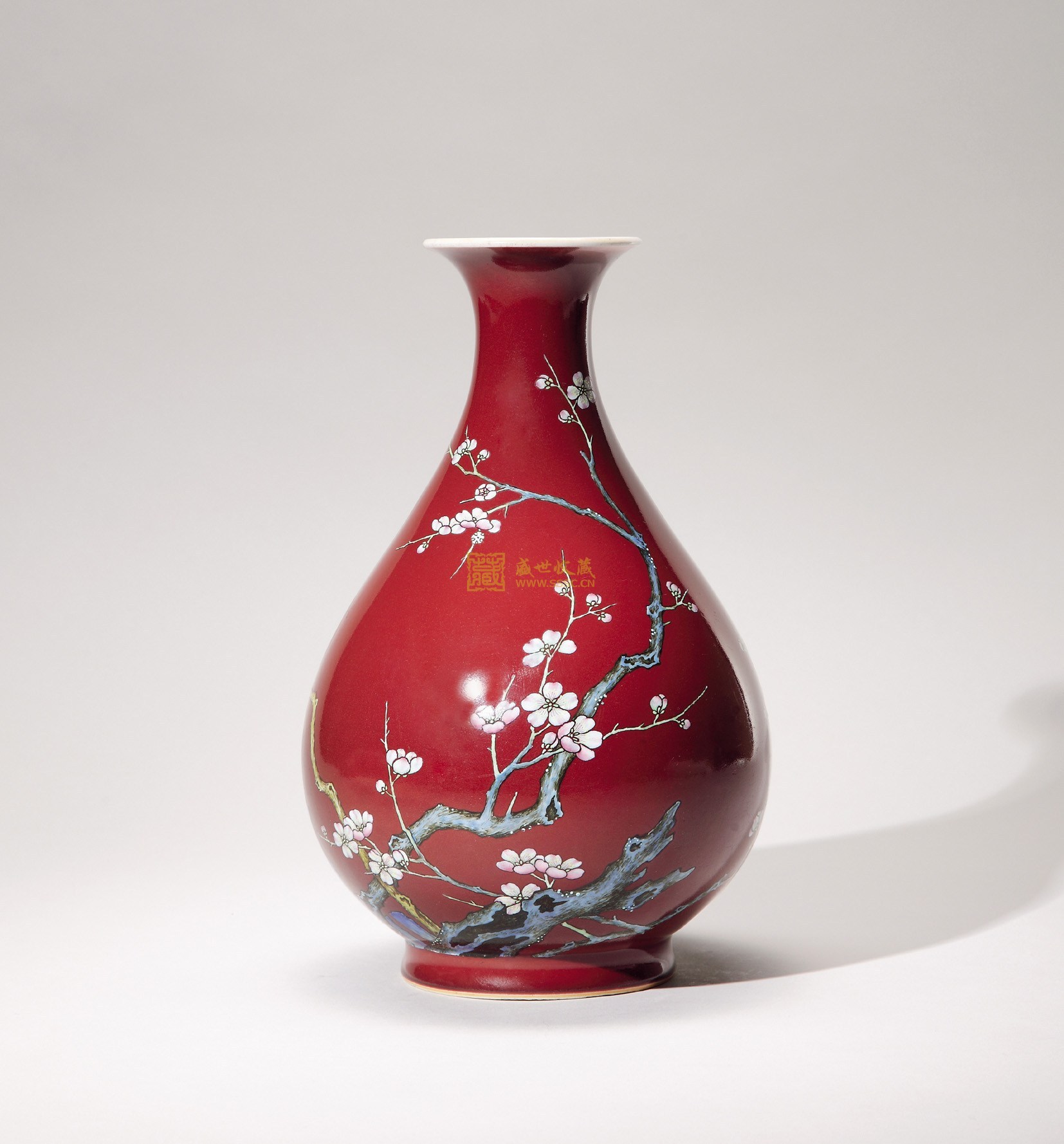 红色官窑釉下五彩红梅竹碗