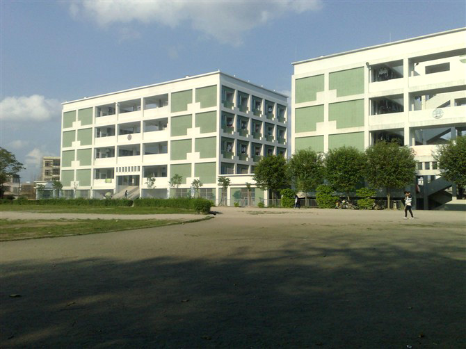 普宁市梅峰中学