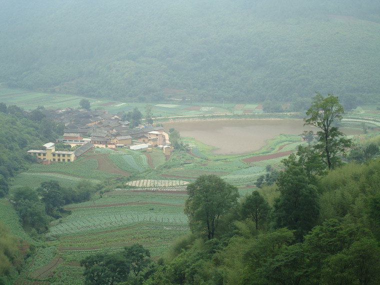  p>咱乐村是云南省华宁县宁州镇的一个行政村,地处宁州镇西南面,距宁