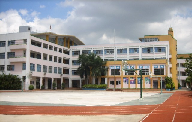 深圳市鹏达学校