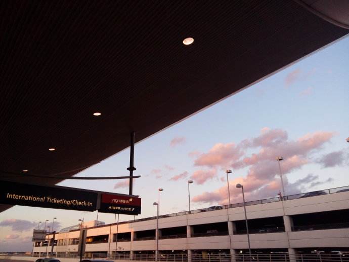  p>底特律机场有时又称为底特律机场新城,新城机场或干脆dtw ,原来是