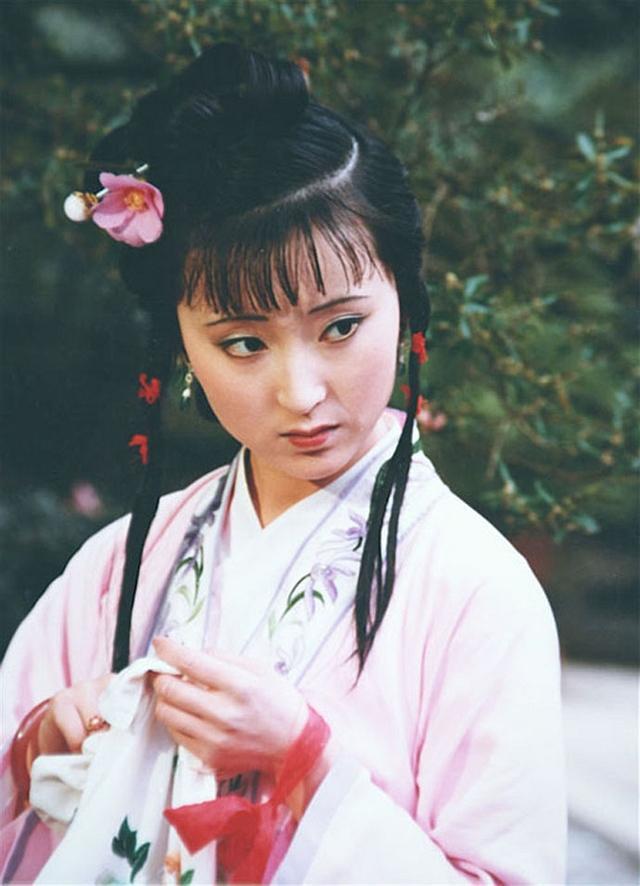 《红楼梦》里贾宝玉、林黛玉、薛宝钗的前世今生_百科TA说