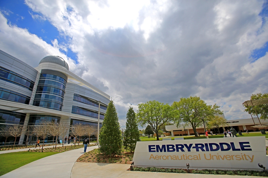  p>安柏瑞德航空大学(embry-riddle aeronautical university)是一所