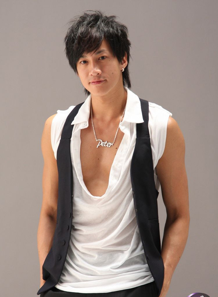  p>《那年我们十七岁》是 a target="_blank" href="/item/何润东