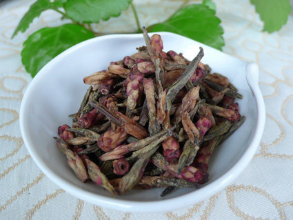 彝家雀嘴茶