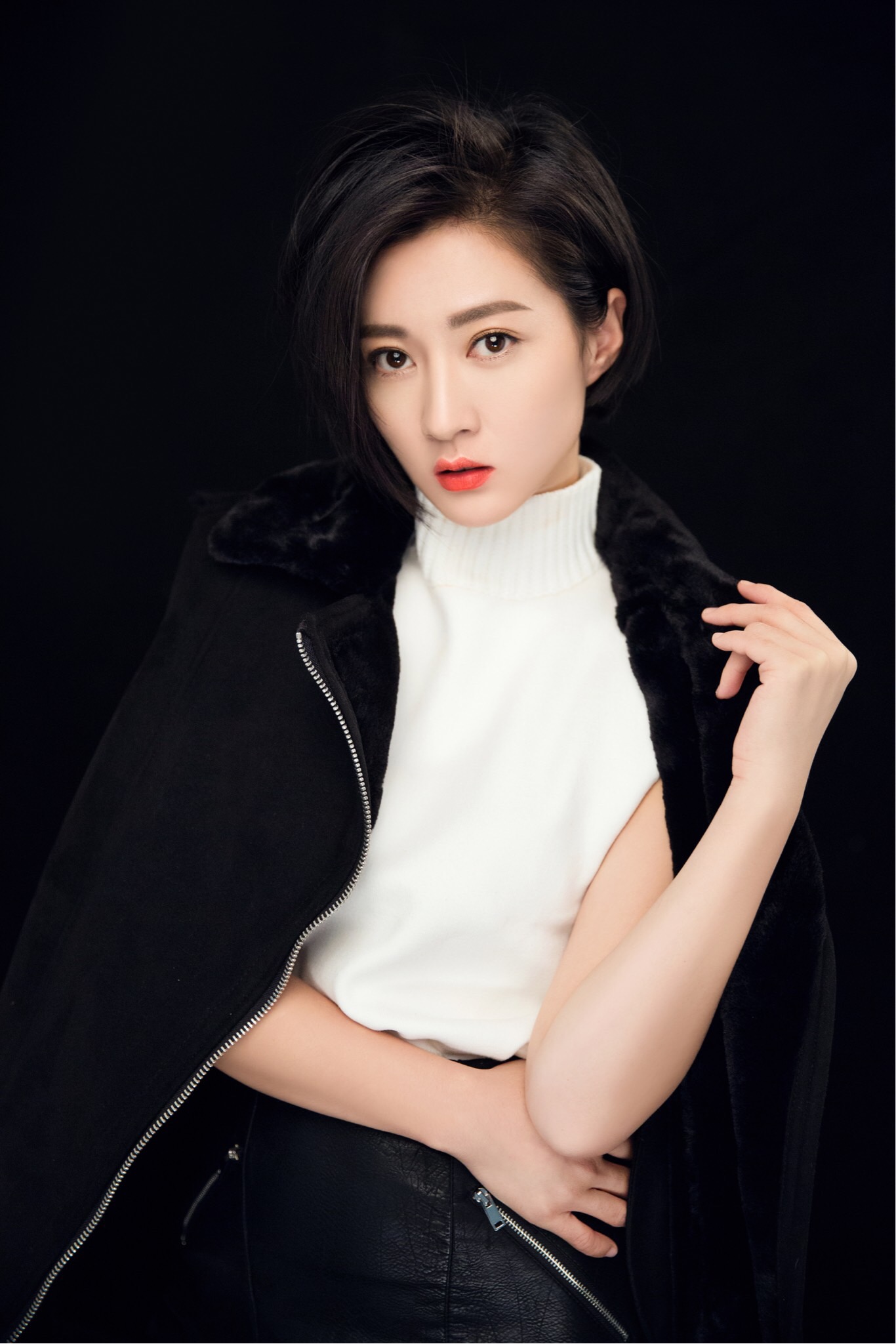  p data-id="gnwrkf7rsy">张燕妮,11月2日出生,中国内地女演员,毕业于