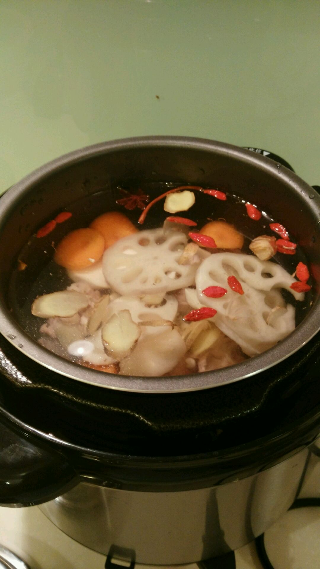 排骨莲藕山药汤