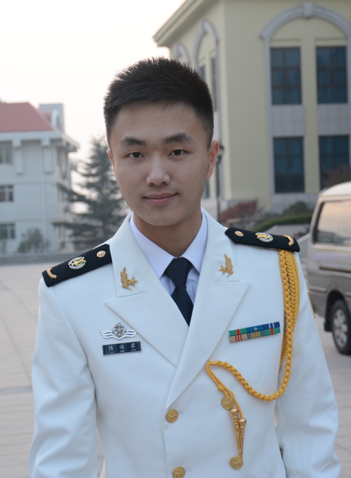  p>陆俊君,男,1992年3月27日出生于广西柳州,中国内地演员,主持人