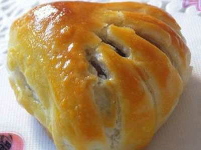 target="_blank" href="/item/佛手">佛手 /a>酥是特色面点,酥点,色微