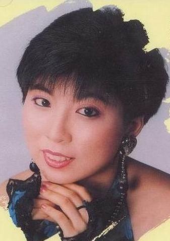  p>《孩子别哭》是由陈思安演唱的歌曲,收录于同名专辑《孩子别哭》中