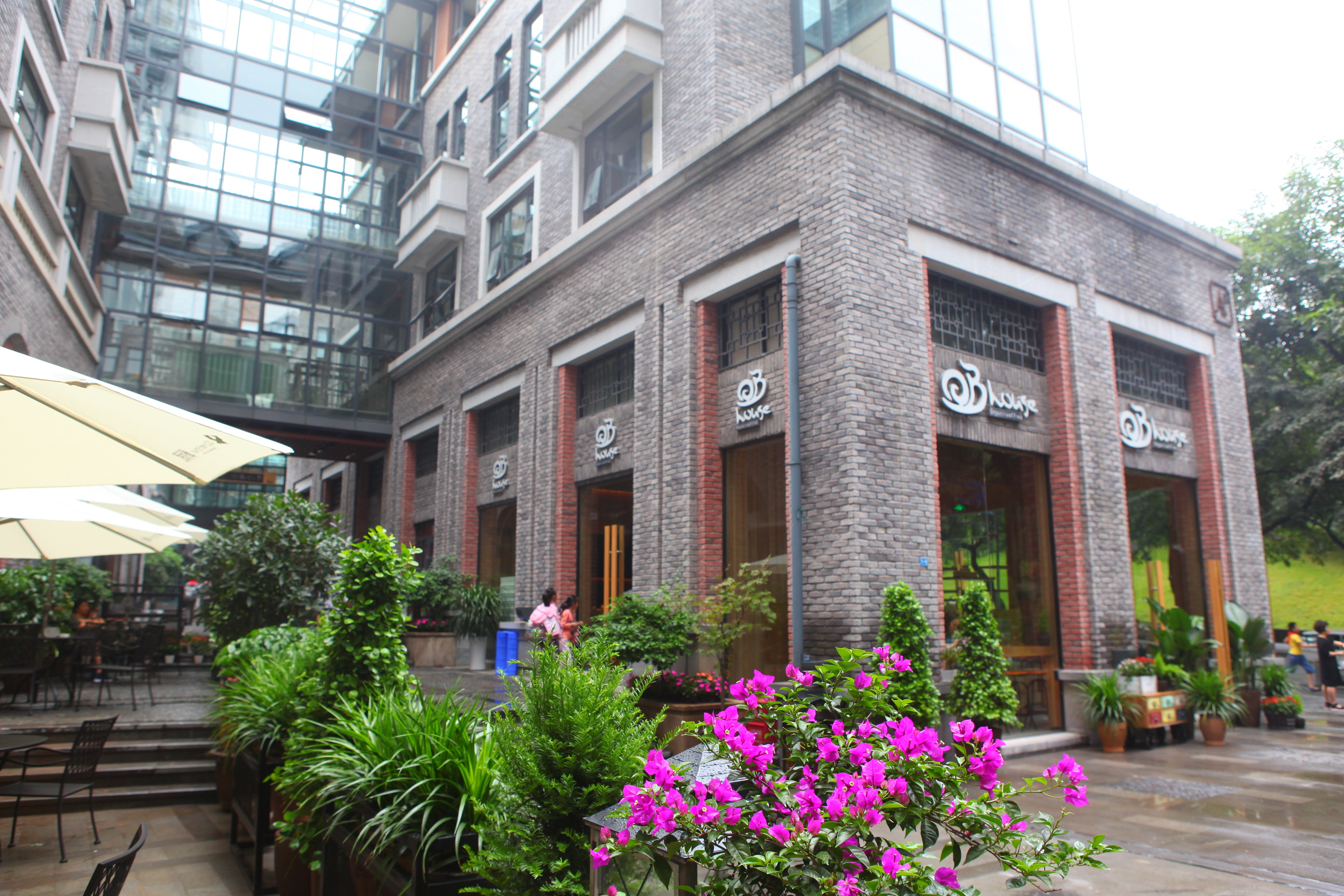  p>重庆中山四路文创产业园位于中山四路核心路段,是由重庆中山文化