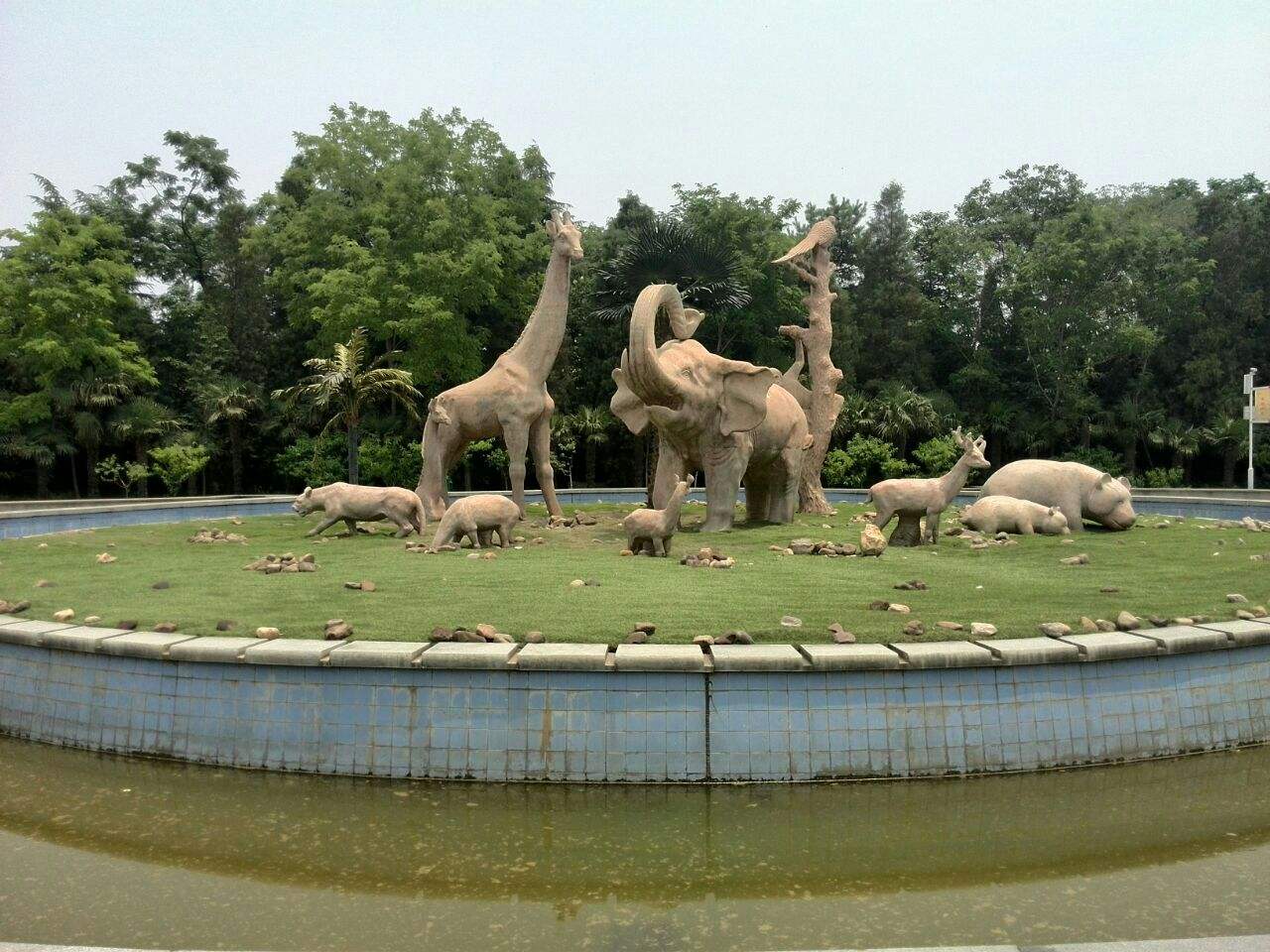  p>郑州市动物园(zhengzhou zoo)位于 a target="_blank" href="/item