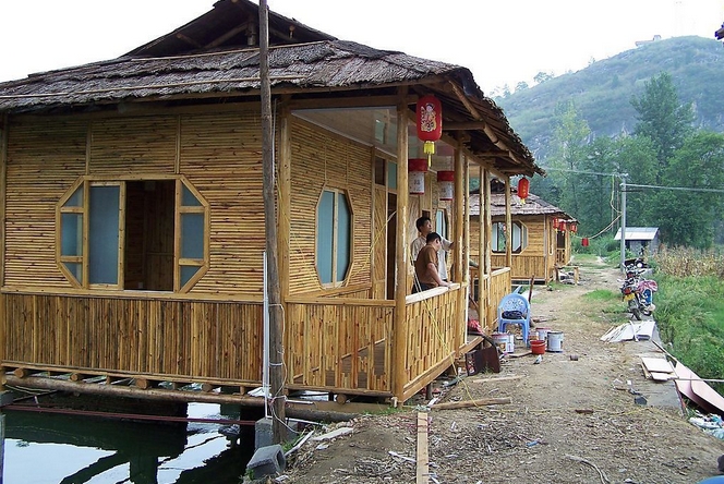  p>农家乐是新兴的旅游休闲形式,一种回归自然从而获得身心放松,愉悦