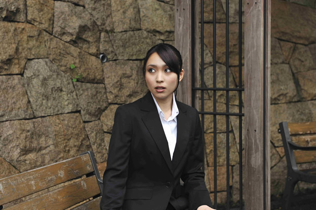 《青空之卵》是改编自坂木司的同名小说的日常推理剧,由中岛良导演